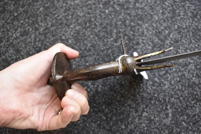 Lot 50 - AN INTERESTING LATE 18TH CENTURY INDIAN TULWAR OR SWORD