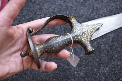Lot 51 - A 19TH CENTURY INDIAN TULWAR OR SWORD