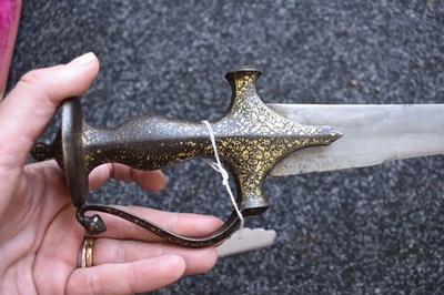 Lot 51 - A 19TH CENTURY INDIAN TULWAR OR SWORD
