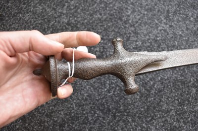 Lot 54 - AN 18TH CENTURY INDIAN TULWAR