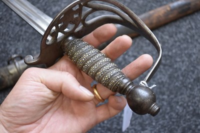 Lot 92 - OF INDIAN ARMY INTEREST - AN 18TH CENTURY BRITISH OFFICER'S SPADROON WITH LATER INDIAN HILT