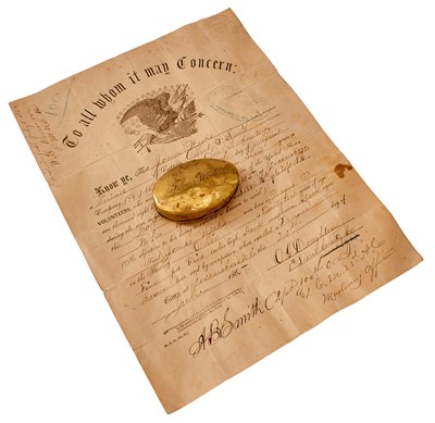 Lot 730 - OF AMERICAN CIVIL WAR INTEREST: A 19TH CENTURY OVAL BRASS SNUFF BOX BELONGING TO PRIVATE JONAS WEEKS
