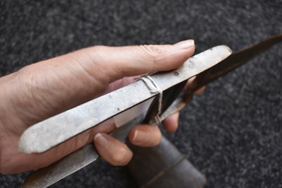 Lot 41 - A 19TH CENTURY INDIAN KATAR OR DAGGER