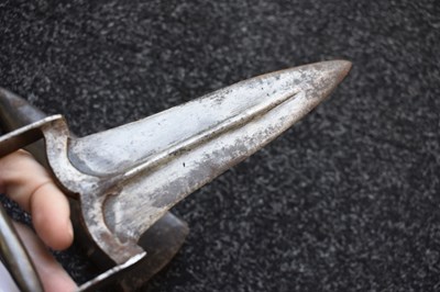 Lot 41 - A 19TH CENTURY INDIAN KATAR OR DAGGER