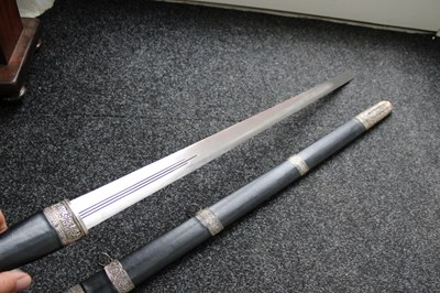 Lot 67 - AN OMANI KATTARA OR SWORD
