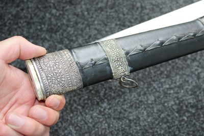 Lot 67 - AN OMANI KATTARA OR SWORD