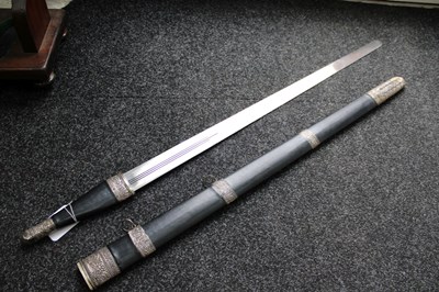 Lot 67 - AN OMANI KATTARA OR SWORD