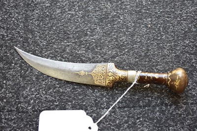 Lot 45 - AN EARLY 19TH CENTURY INDIAN DAGGER