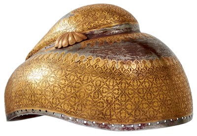 Lot 55 - A MID TO LATE 19TH CENTURY INDIAN SIKH TURBAN HELMET