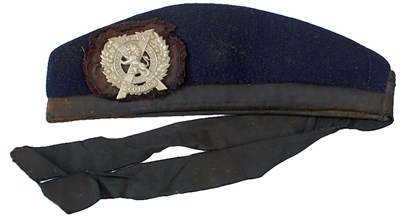 Lot 581 - A FIRST OR SECOND WAR PERIOD LONDON SCOTTISH SIDE CAP