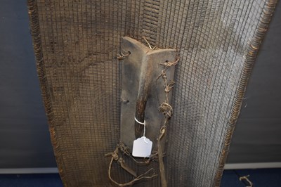 Lot 123 - A 19TH CENTURY CENTRAL AFRICAN WICKER SHIELD, CONGO