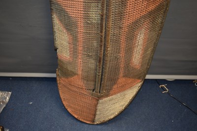 Lot 123 - A 19TH CENTURY CENTRAL AFRICAN WICKER SHIELD, CONGO