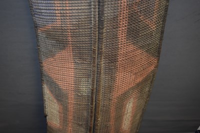 Lot 123 - A 19TH CENTURY CENTRAL AFRICAN WICKER SHIELD, CONGO