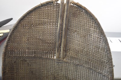 Lot 123 - A 19TH CENTURY CENTRAL AFRICAN WICKER SHIELD, CONGO