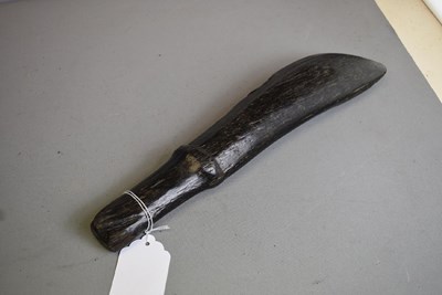 Lot 119 - A SCARCE 19TH CENTURY PACIFIC ISLANDS HAND CLUB