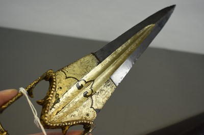 Lot 78 - A GOOD 18TH CENTURY INDIAN KATAR