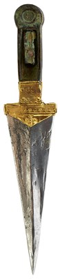 Lot 530 - A MUSEUM COPY OF A BRONZE AGE DAGGER
